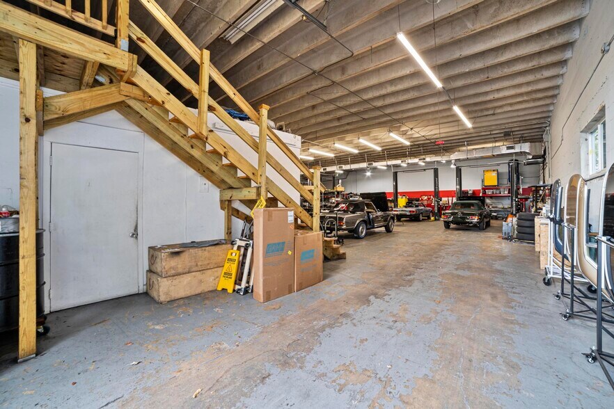 More Photos Of 170 NW 16th St, Boca Raton Warehouse For Sale