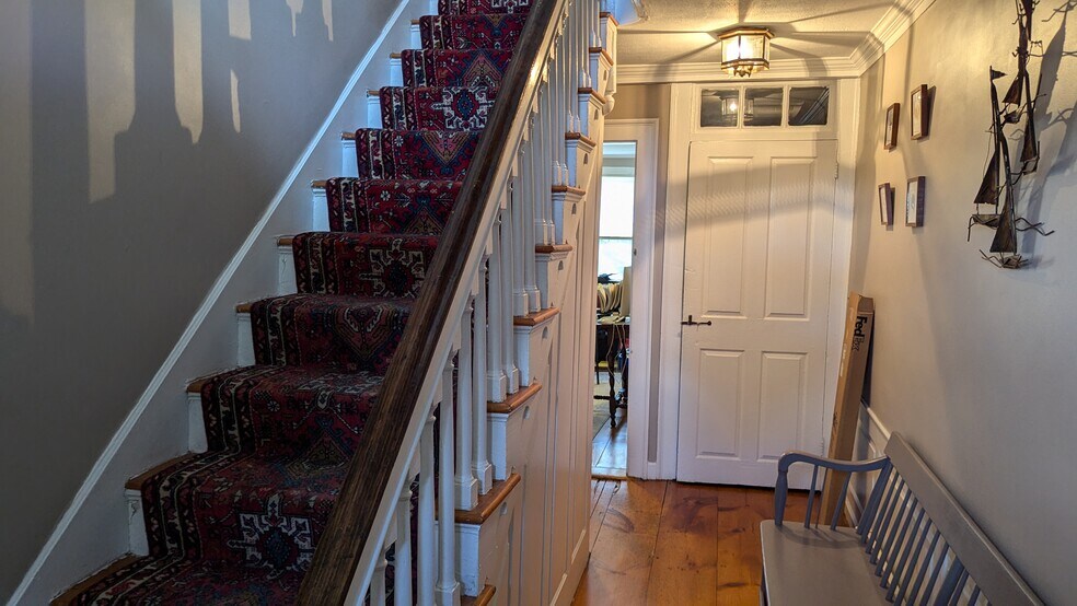 More Photos Of 171 High St, Newburyport Freestanding For Lease