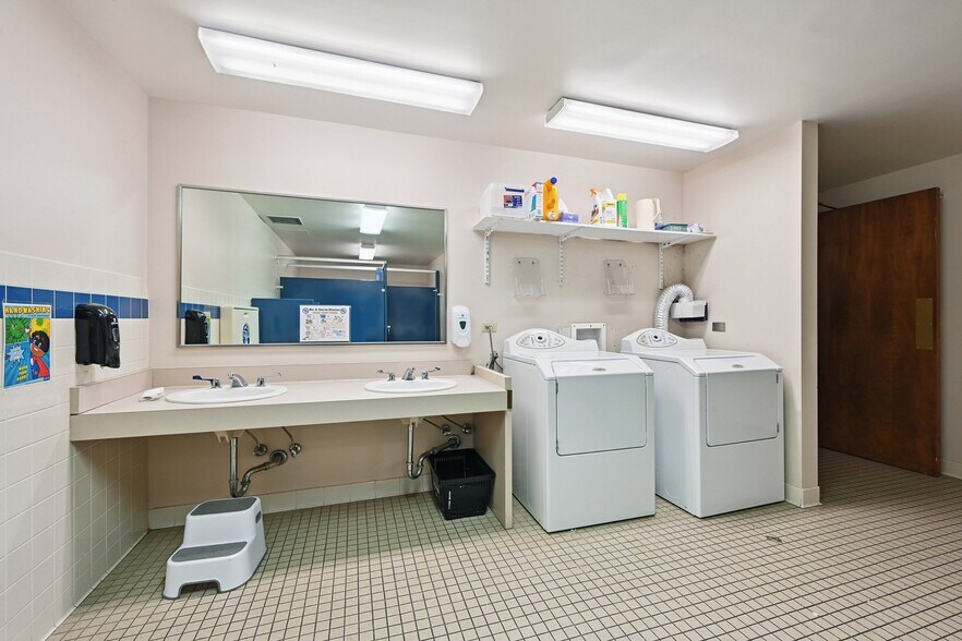 More Photos Of 3501 S Colorado Blvd, Cherry Hills Village Specialty For Lease