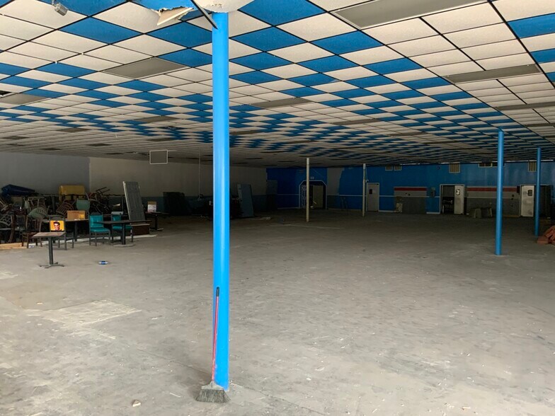 More Photos Of 908-1010 W Cumberland St, Dunn General Retail For Lease