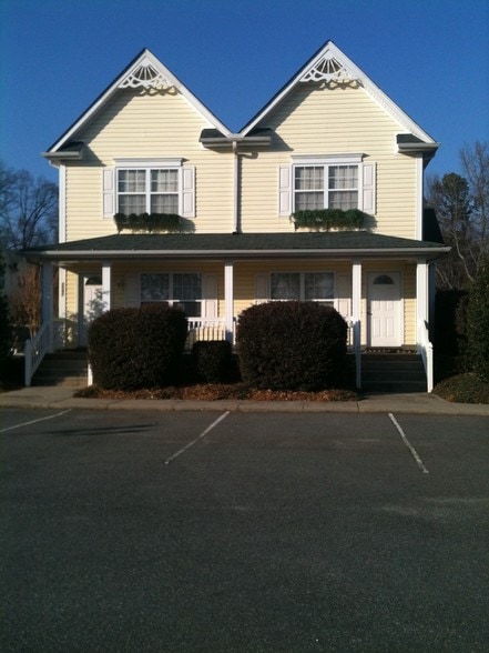 More Photos Of 2563 - 2627 Clover Rd, Concord Apartments For Sale