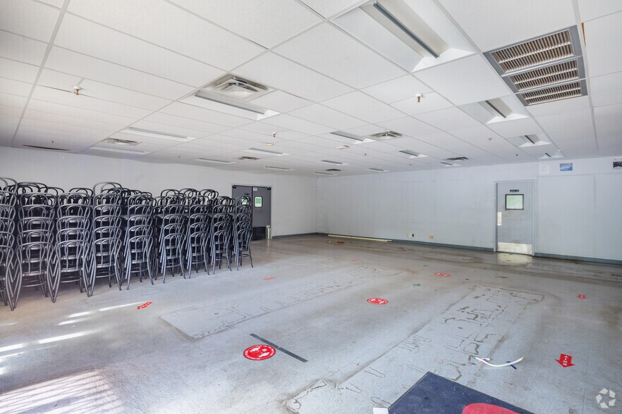 More Photos Of 523 Urban Loop, San Antonio Warehouse For Lease