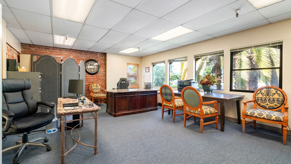 More Photos Of 367-387 N State St, Ukiah Office For Sale