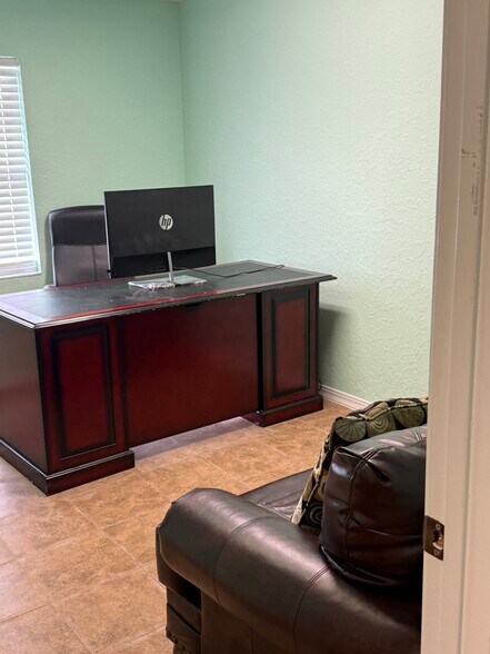 More Photos Of 1116 Us-17, Palatka Medical For Lease