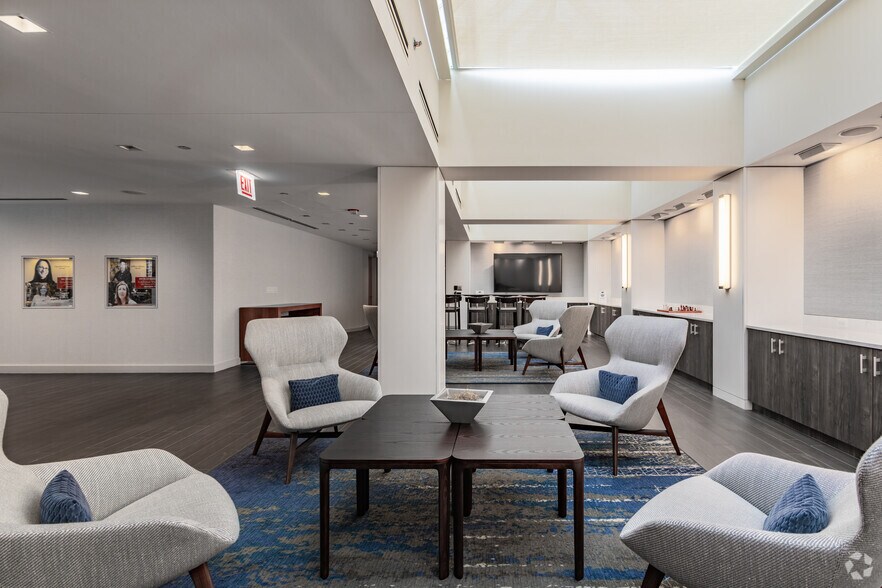 More Photos Of 140 S Dearborn St, Chicago Office For Lease