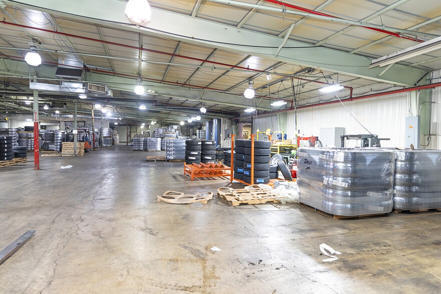 More Photos Of 1655 E 12th St, Mishawaka Manufacturing For Lease