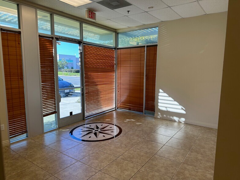 More Photos Of 1710 Ives Ave, Oxnard Warehouse For Lease