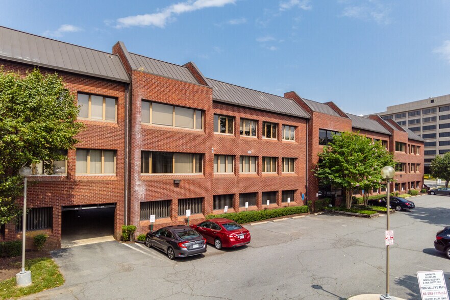 More Photos Of 1964 Gallows Rd, Vienna Office For Sale