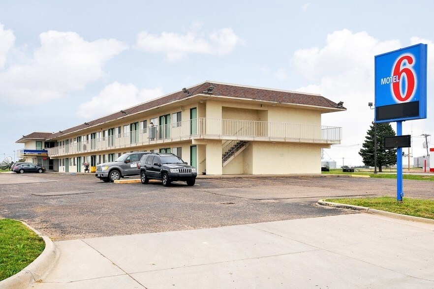 More Photos Of 2420 Commerce Rd, Goodland Hotel For Sale