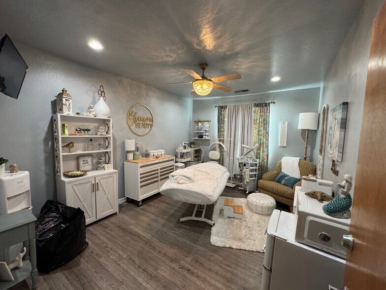 More Photos Of 263 N 3rd St, Porterville Coworking Space