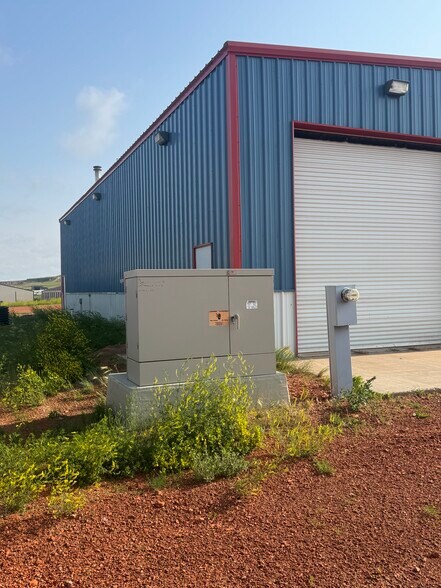 More Photos Of 2042 125th Avenue NW Ave, Watford City Warehouse For Sale