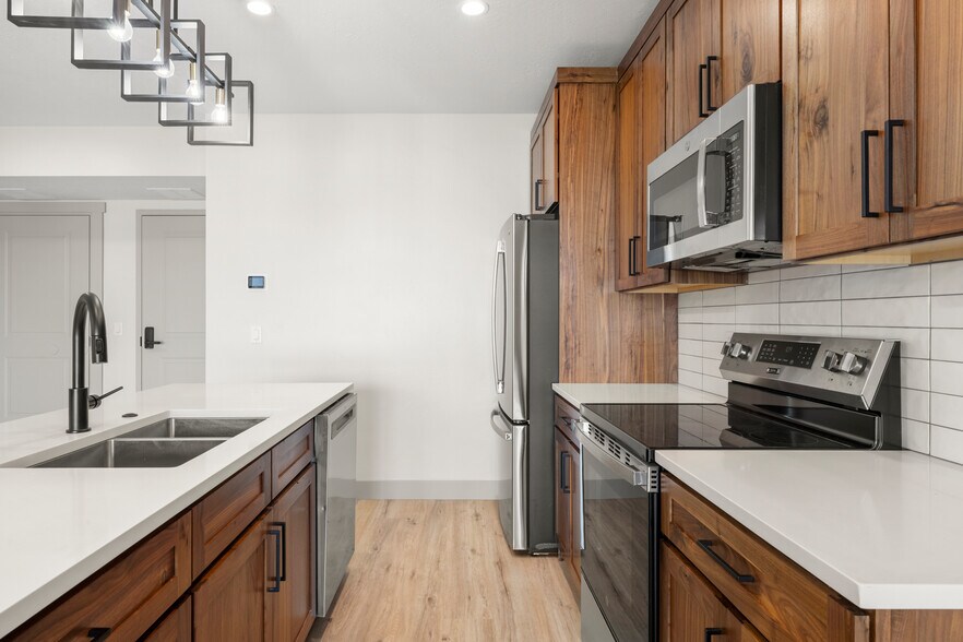 More Photos Of 45 E 150 S, Garden City Apartments For Sale