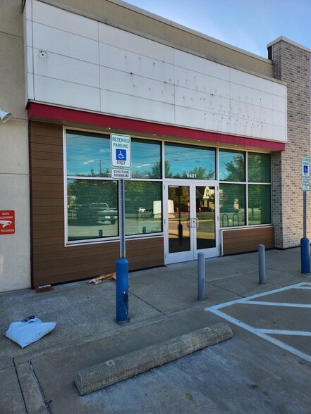 More Photos Of 6401 Broadway Ave, Cleveland Drugstore For Lease