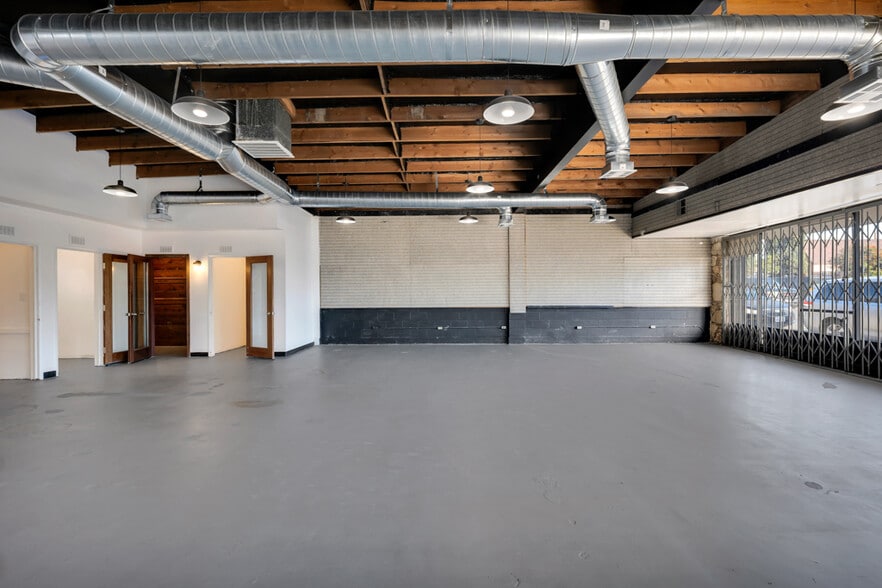 More Photos Of 901 N Maclay Ave, San Fernando Freestanding For Lease