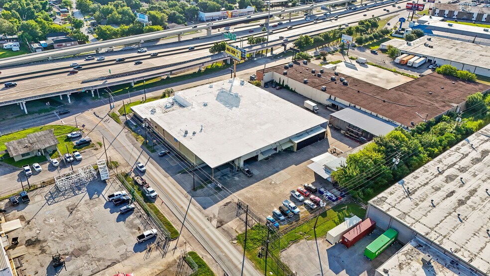 Primary Photo Of 6626 Gulf Fwy, Houston Warehouse For Sale