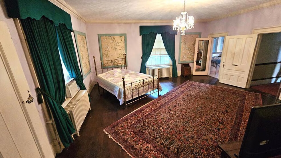 More Photos Of 850 Kinderton Rd, Clarksville Hospitality For Sale