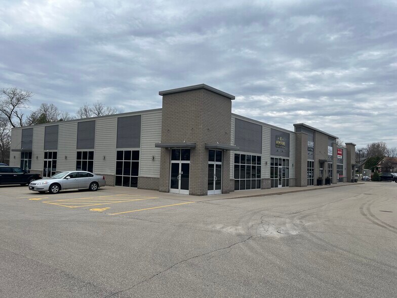 More Photos Of 111 Plank Rd, Kaukauna Storefront For Sale