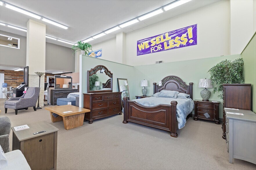 More Photos Of 301 Main Ave, Tillamook General Retail For Sale