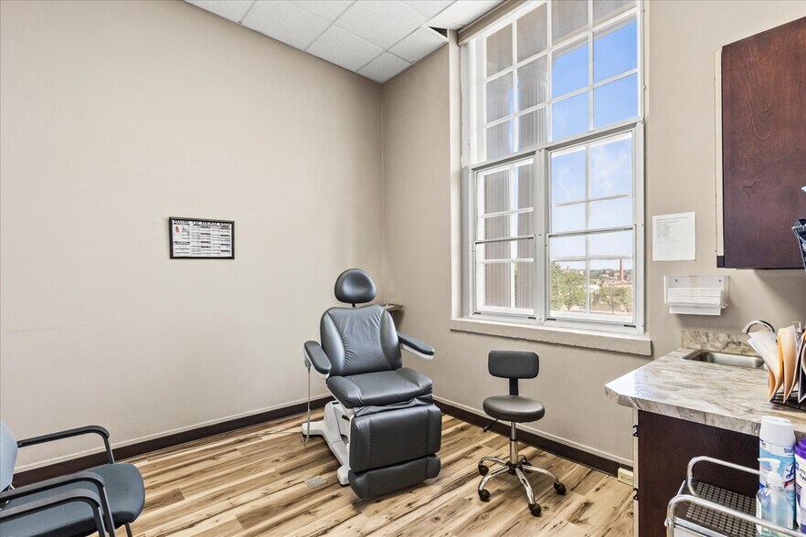 More Photos Of 195 Stock St, Hanover Medical For Sale