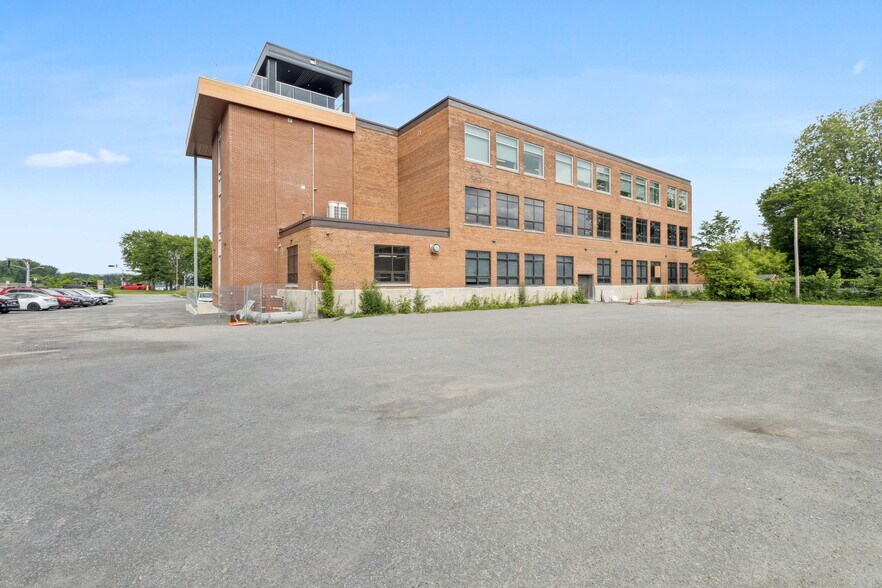 More Photos Of 15 Boul Gréber, Gatineau Office For Sale