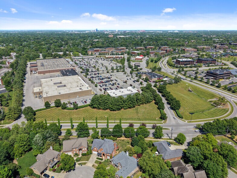 More Photos Of 3199 Beaumont Centre Cir, Lexington Land For Lease