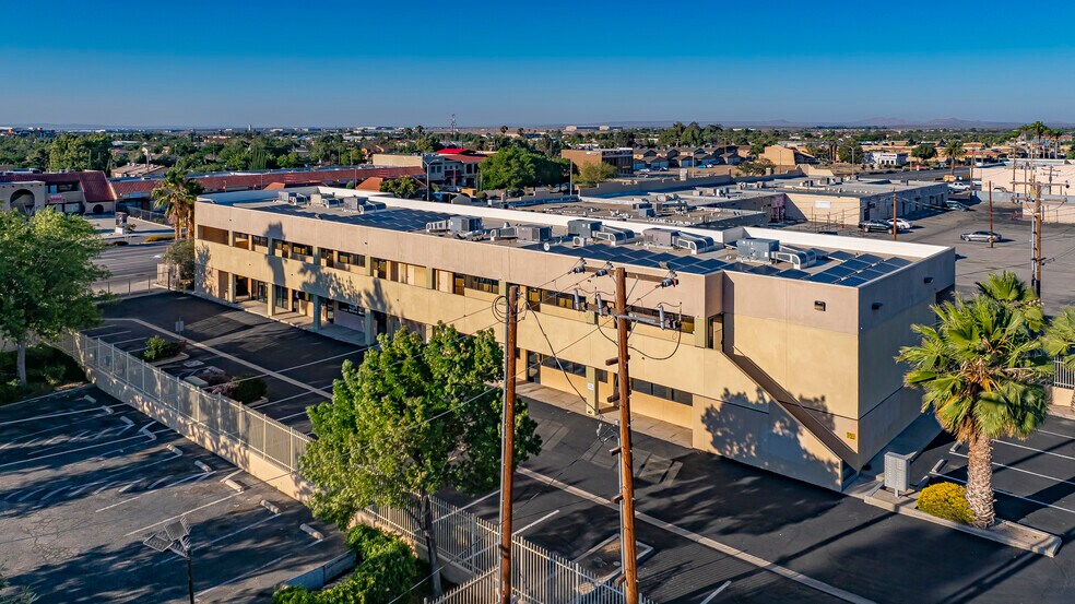 More Photos Of 301 Palmdale Blvd, Palmdale Office For Sale