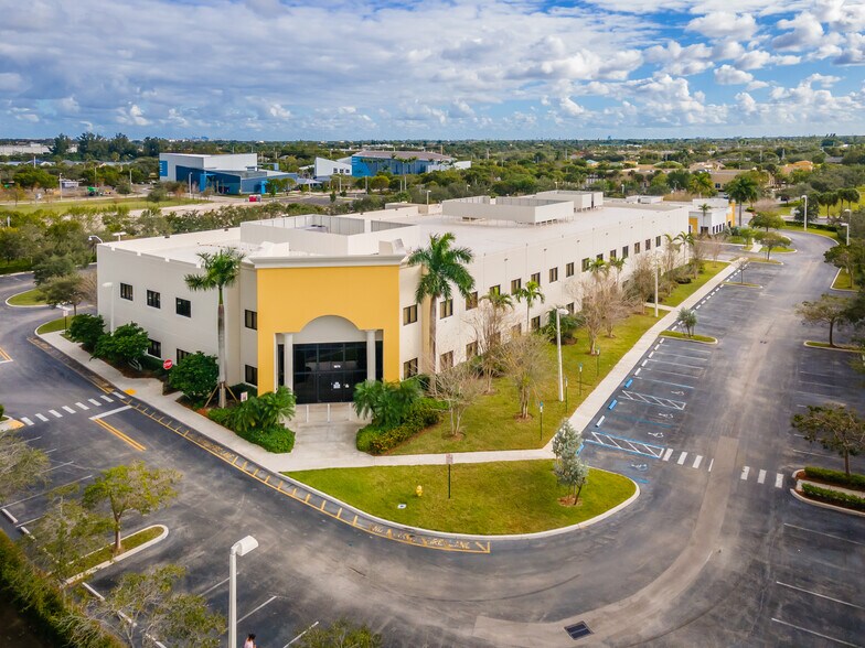 Primary Photo Of 5870 N Hiatus Rd, Tamarac Unknown For Lease