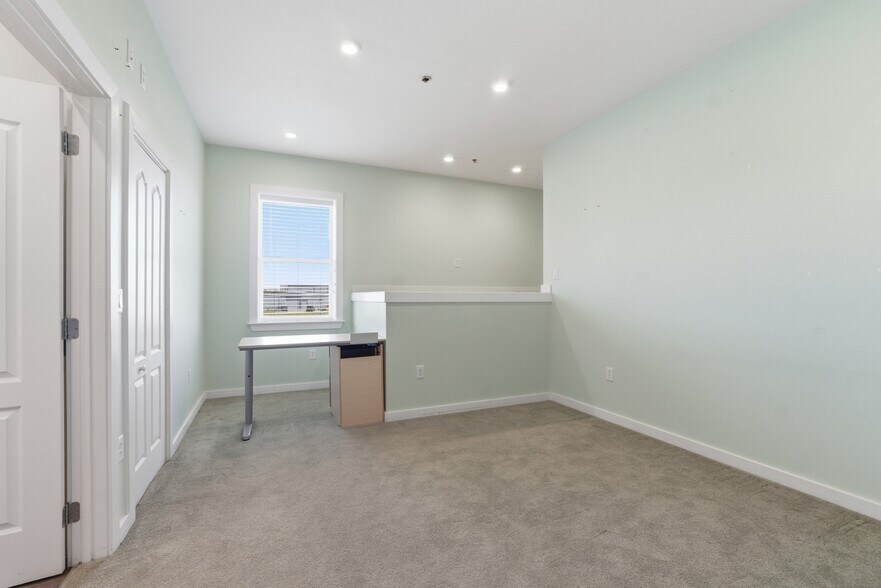 More Photos Of 8600 Airport Blvd, Leesburg Airplane Hangar For Sale