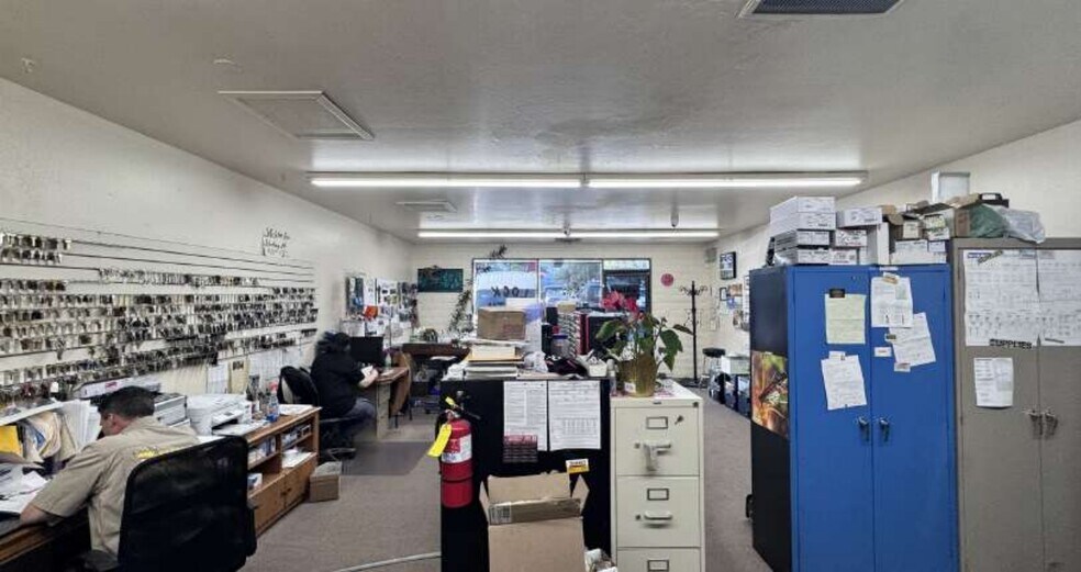 More Photos Of 2920-2972 Churn Creek Rd, Redding Storefront For Lease
