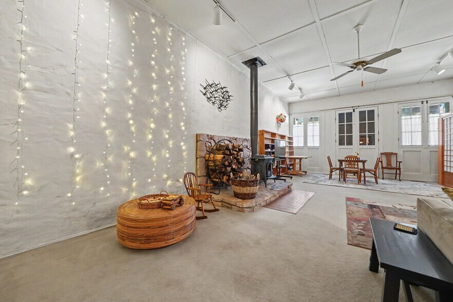 More Photos Of 21376 Consolation St, Volcano Specialty For Sale
