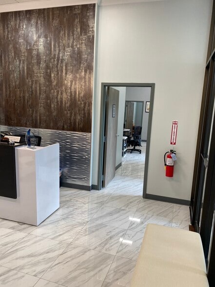 More Photos Of 7600 Jericho Tpke, Woodbury Office For Lease