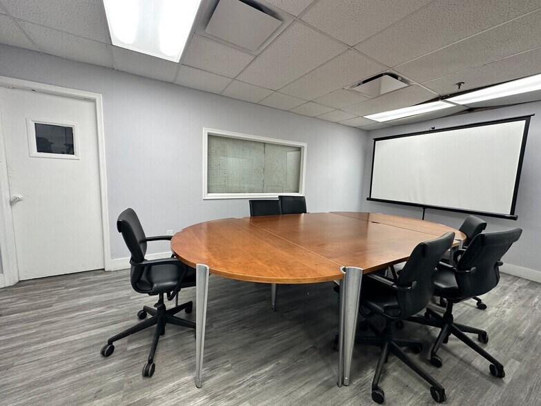 More Photos Of 7620 W 2nd Ct, Hialeah Warehouse For Sale