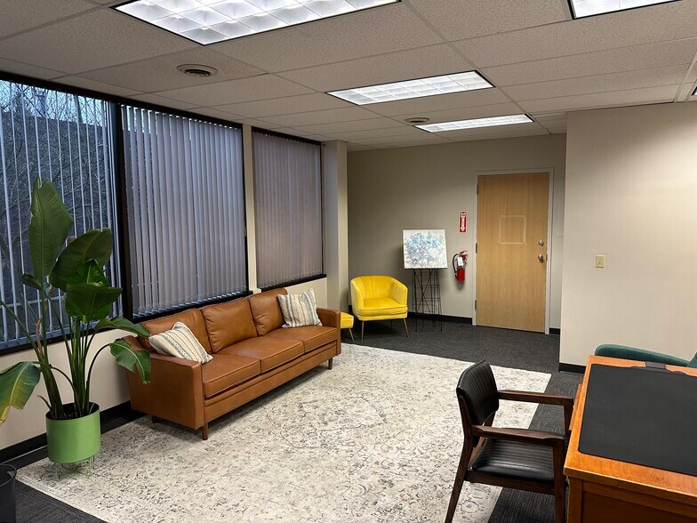 More Photos Of 12 E Rowan Ave, Spokane Medical For Lease