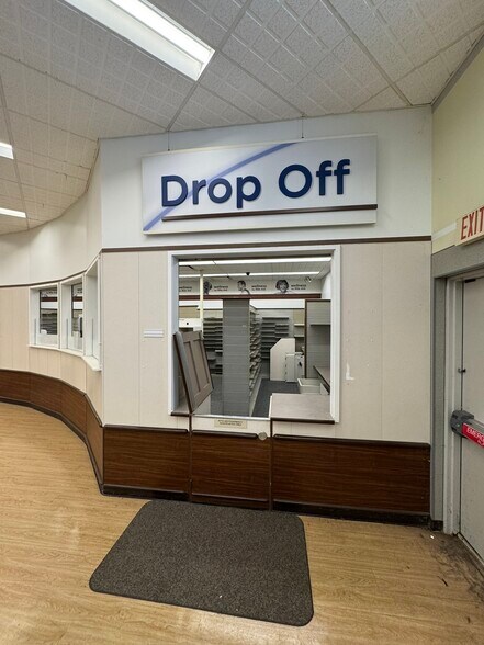 More Photos Of 1664 W Grand River Ave, Okemos Freestanding For Lease