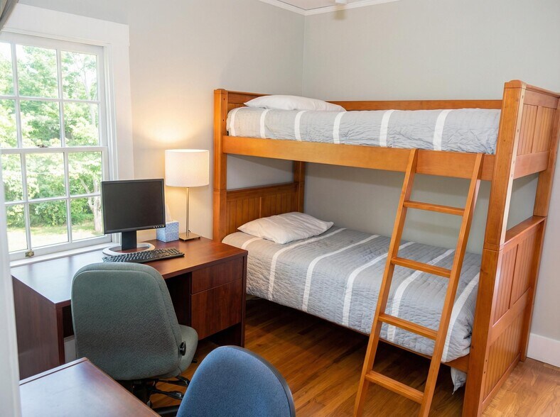 More Photos Of 2633 Regent St, Berkeley Dormitory For Sale