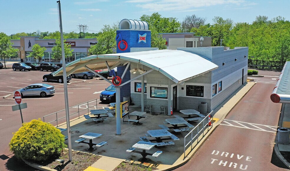 More Photos Of 3 W Ridge Pike, Limerick Unknown For Lease