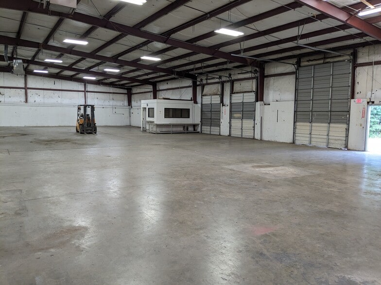 More Photos Of 5025 Old York Rd, Rock Hill Distribution For Lease