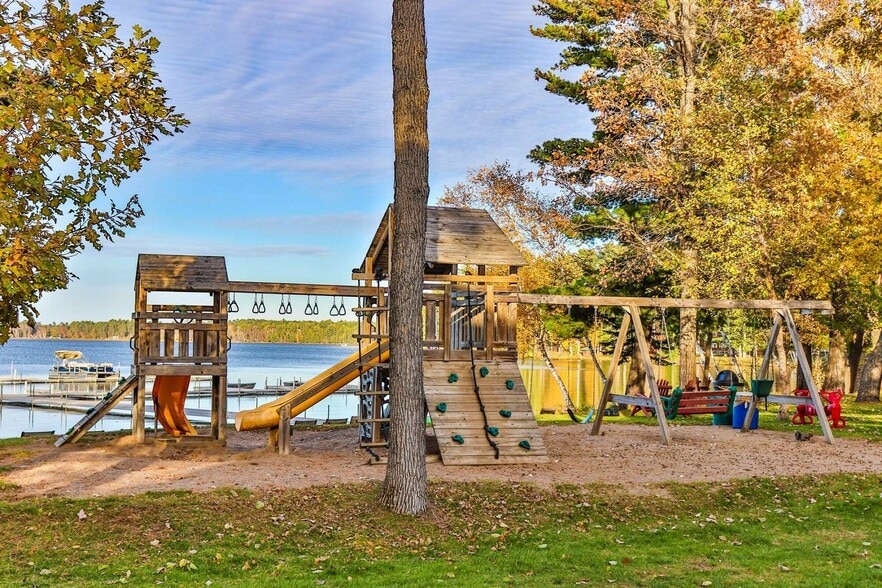 More Photos Of 26050 Oak Ln, Nisswa Hotel For Sale