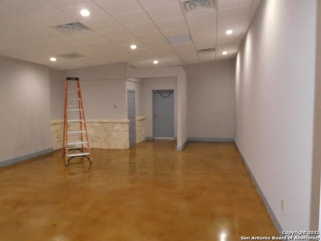 More Photos Of 8603 US Highway 281 N, Spring Branch Research And Development For Sale