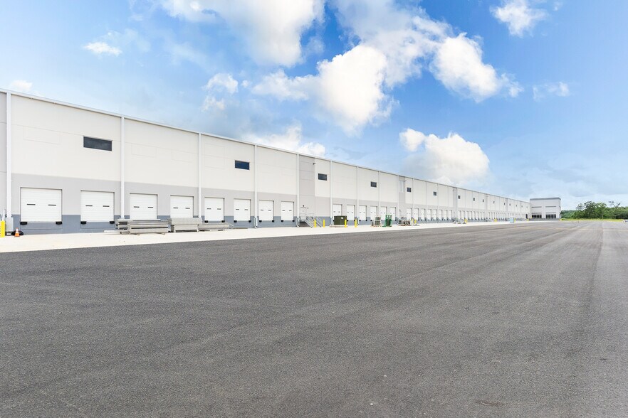 More Photos Of 1050 Douglas Hills Rd, Lithia Springs Unknown For Lease