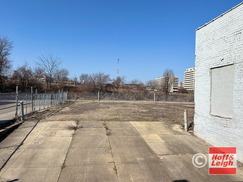 More Photos Of 400 Cherry Ave SE, Canton Manufacturing For Lease