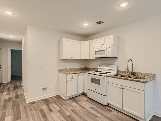 More Photos Of 1522 South Elmendorf St, San Antonio Apartments For Sale