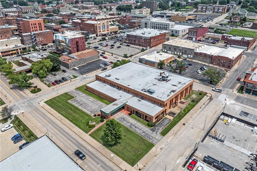 More Photos Of 315 S 6th St, Saint Joseph Sports And Entertainment For Lease