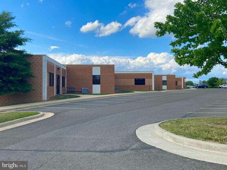 More Photos Of 240-254 Airport Rd, Winchester Light Distribution For Sale