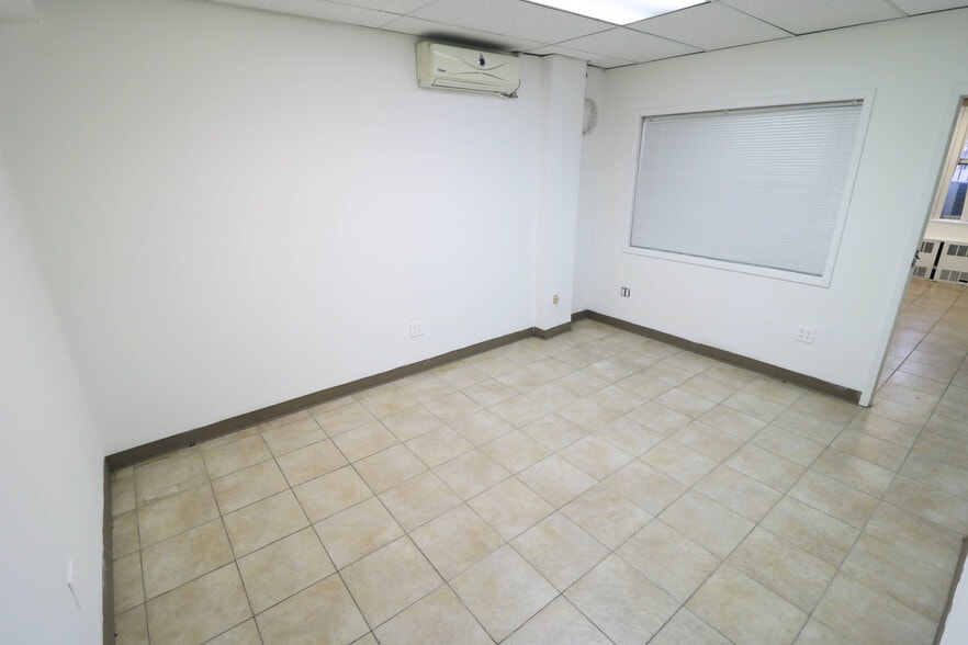 More Photos Of 41-25 KISSENA Blvd, Flushing Apartments For Lease