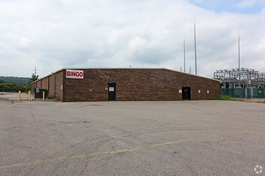 More Photos Of 2501 Commerce Cir, Tarrant Warehouse For Lease