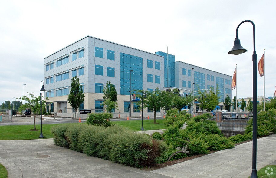More Photos Of 9600 NE Cascades Pky, Portland Office For Lease