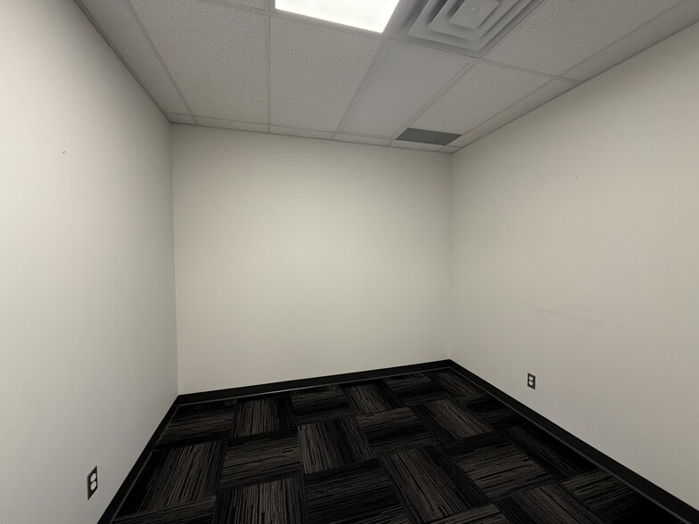 More Photos Of 38 Antares Dr, Ottawa Light Distribution For Lease