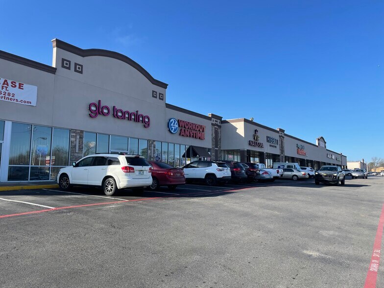 More Photos Of 919 W Main St, Durant Unknown For Lease