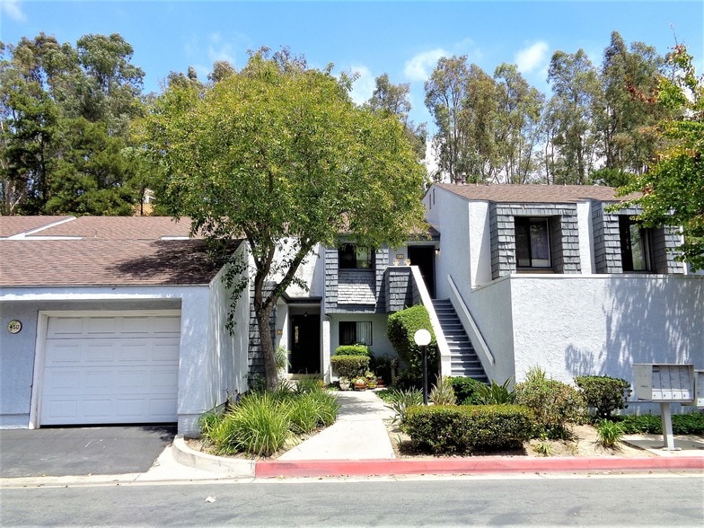 Primary Photo Of 450 S Ranch View Cir, Anaheim Apartments For Sale
